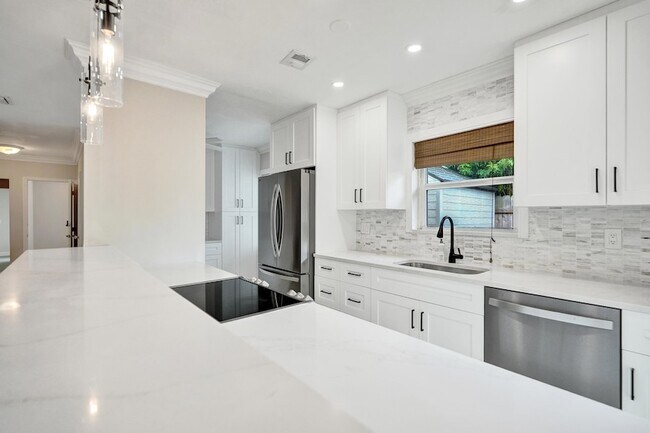 Photo - 1145 NE 12th Ave