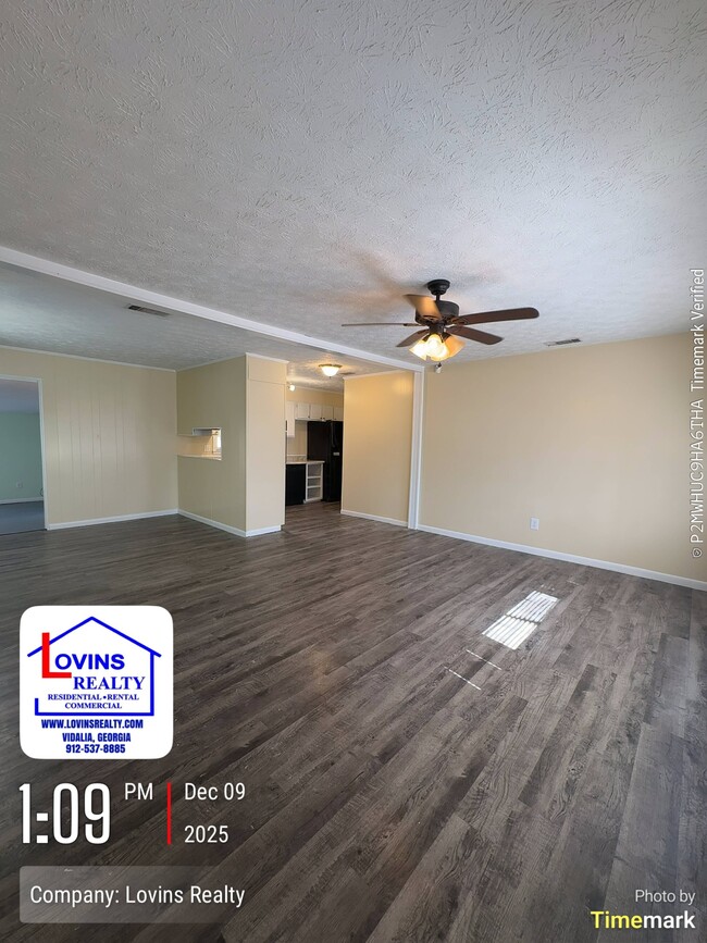 Photo - 2106 N Maple Dr