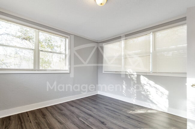 Photo - 1842 W 26th St