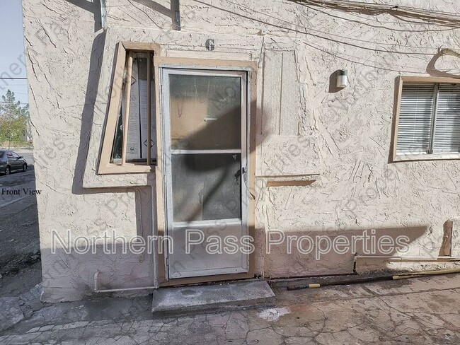 Building Photo - 1111 N Cotton St Unit G