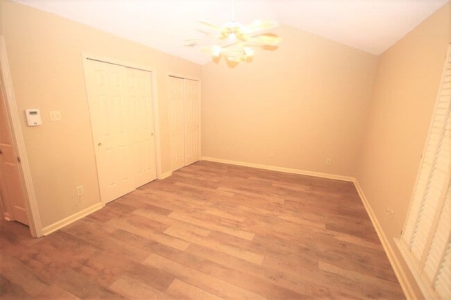 Photo - 1643 Oaken Bucket Dr