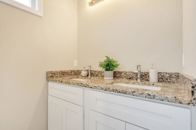 Photo - 100 Way Bill Cir