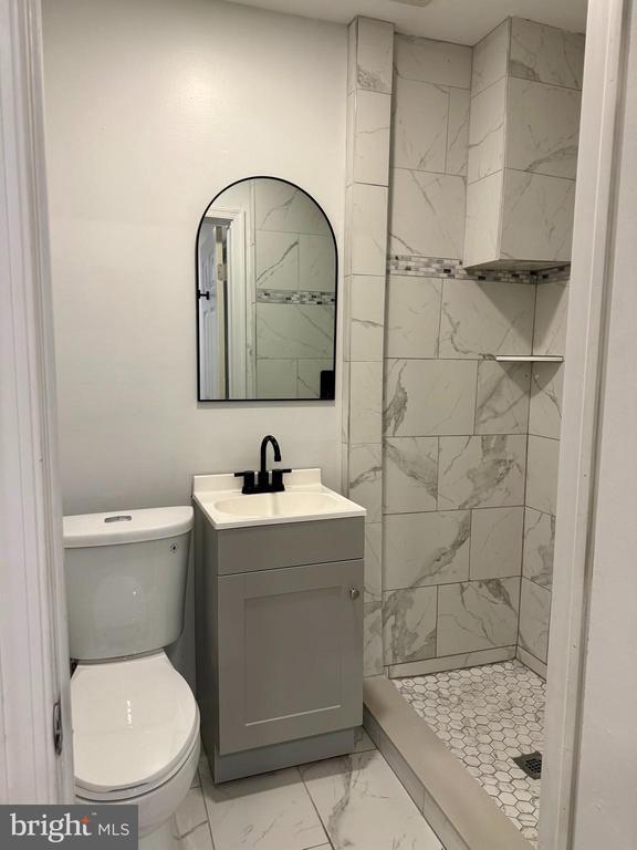 Photo - 703 W Huntingdon St