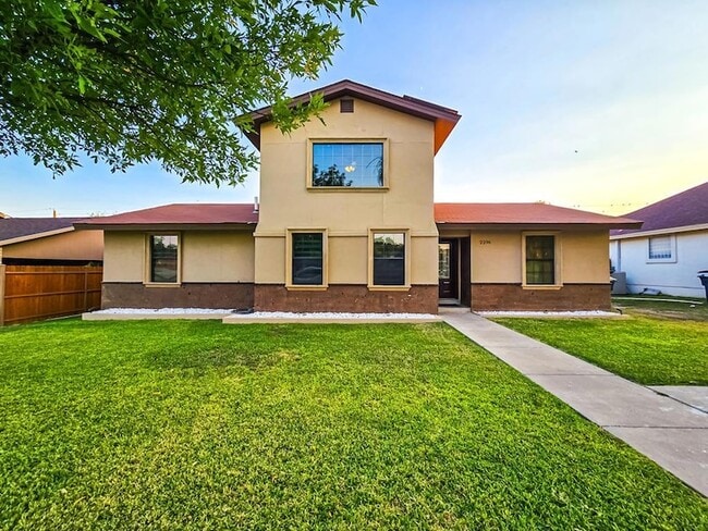 Photo - 2296 Maria Del Refugio Dr House