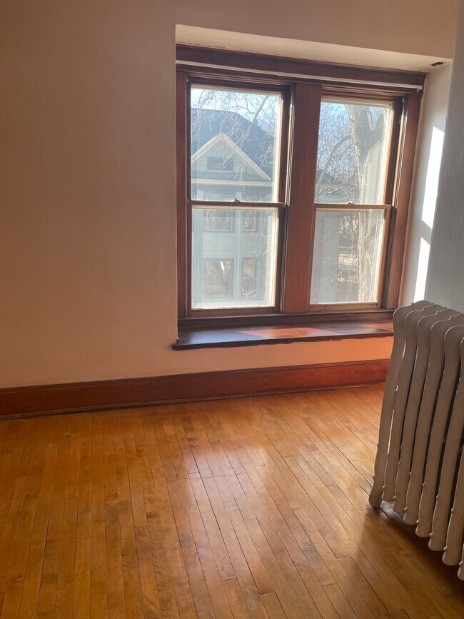 807 Dousman St Apartments Unit UF Green Bay, WI