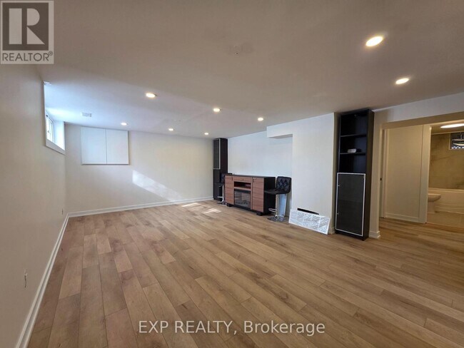 Photo - 77 Kulpin Ave