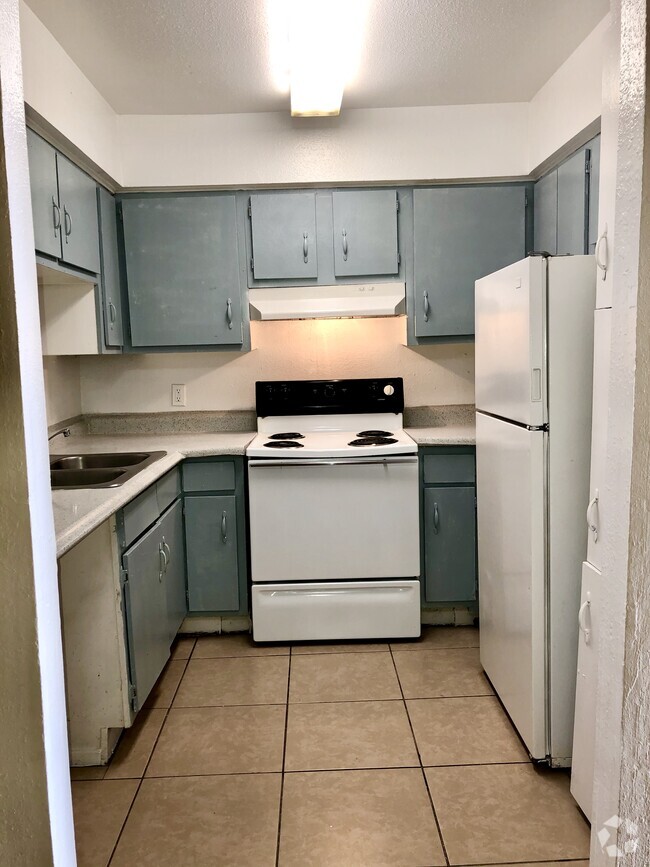 2 Br Kitchen - Woodvine Apartments