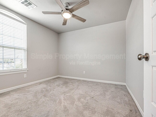 Photo - 400 Fallview Ct