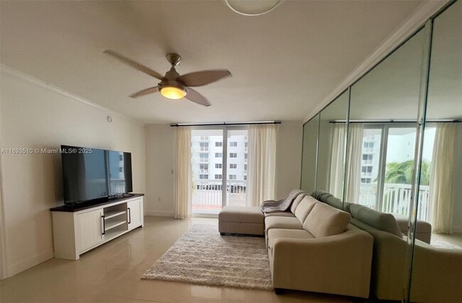 Building Photo - 401 Ocean Dr Unit 311