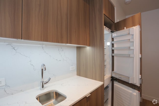 Studio-485 SF