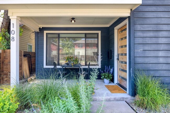 Photo - 108 Chicon St