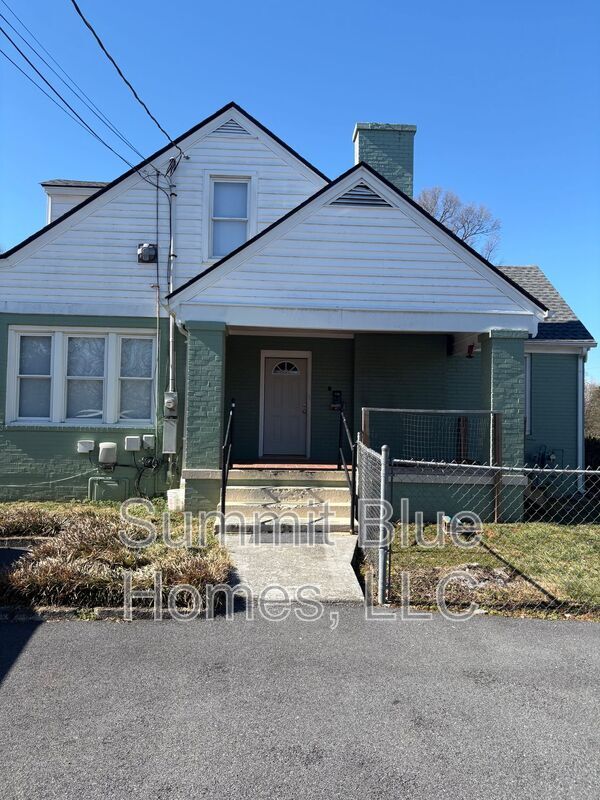 Photo - 745 Bluff City Hwy