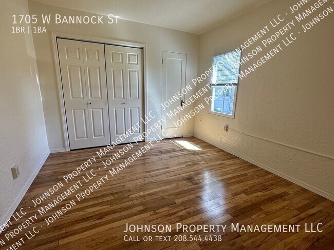 Photo - Cozy 1-Bedroom Apartment in Prime Downtown...