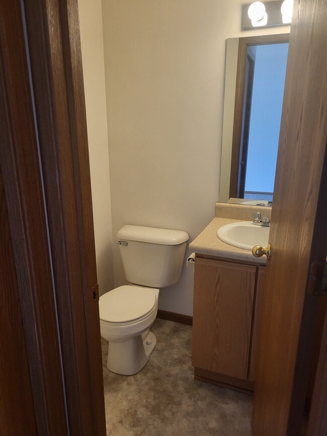 Photo - 4915 Universal St