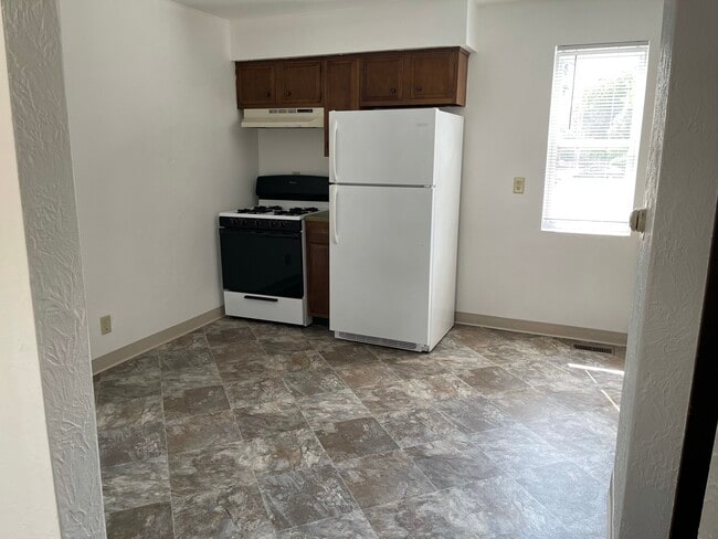 Photo - 2205 Stoneybrook Rd