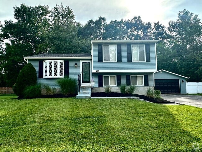 Building Photo - 1416 Hagen Rd Rental