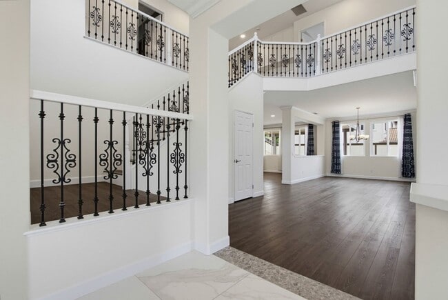 3239 Canyon View Dr