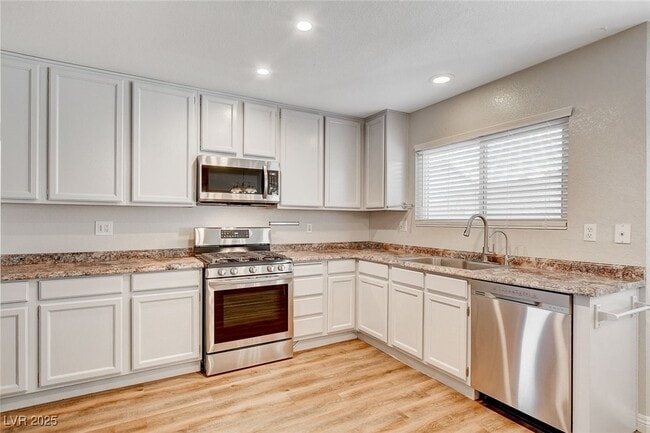 Building Photo - 446 Nettleton Cir