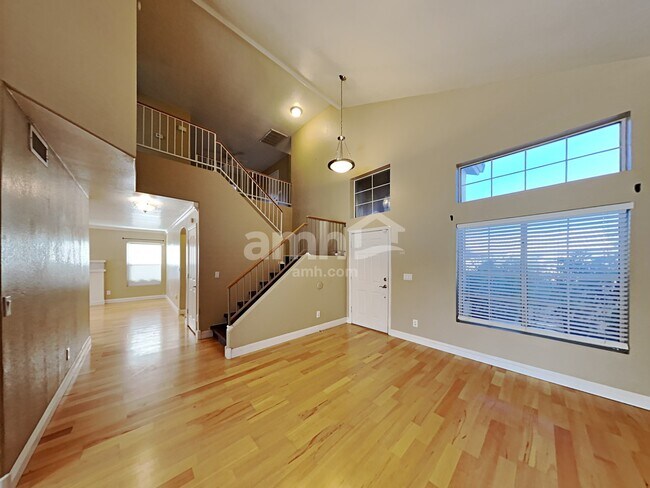 Photo - 907 N Albert Dr