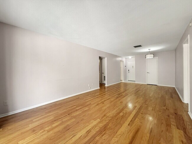Photo - 4607 W Fig St Unit 209