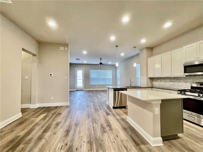 Photo - 600 C-Bar Ranch Trl