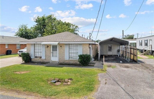 Photo - 113 Danos Ln House
