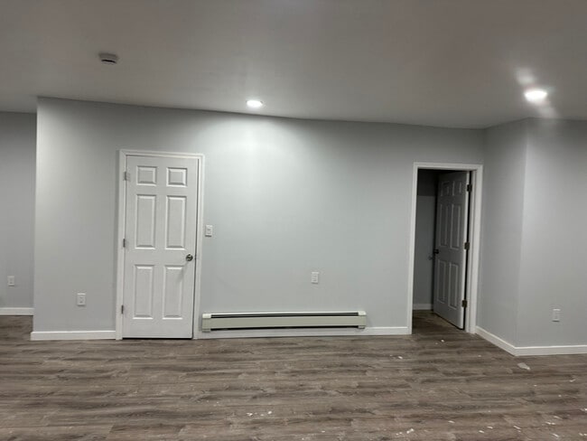 Photo - 533 W State St