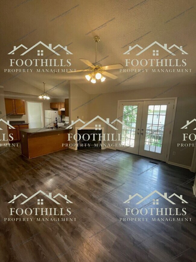Photo - 129 Ashton Ln