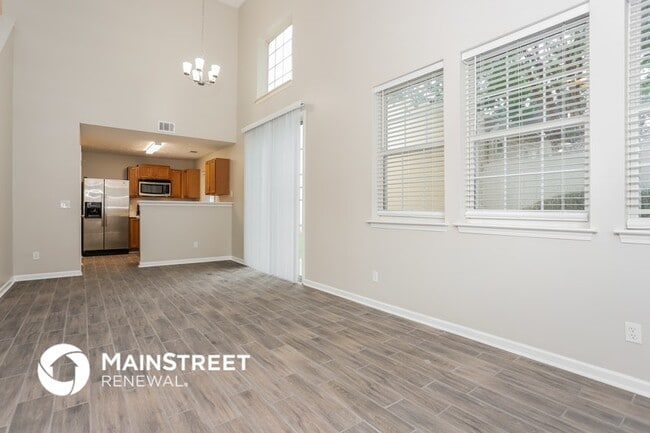 Photo - 688 Windcroft Cir NW