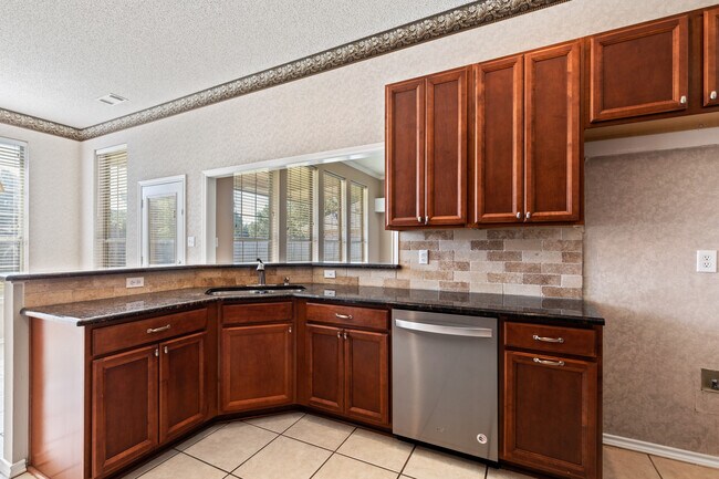 Photo - 7112 Holden Dr