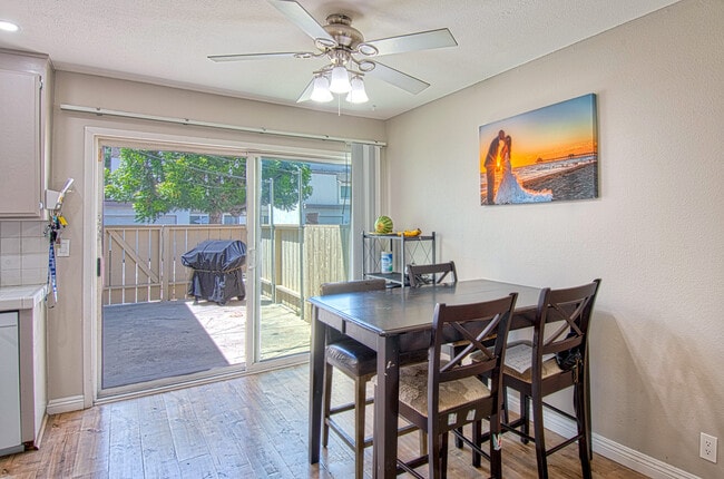 Photo - 369 Meadow Ct