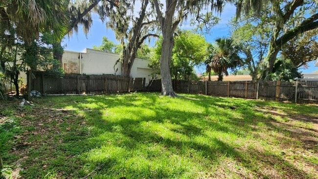 7919 Grand Blvd