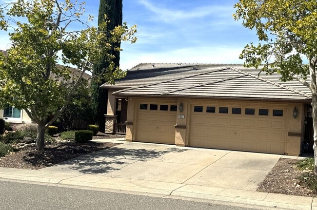 Photo - 1033 Halidon Way