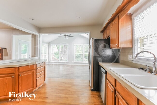 Photo - 8117 Hardy St