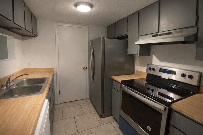Photo - 1016 Fieldwood Dr Unit B
