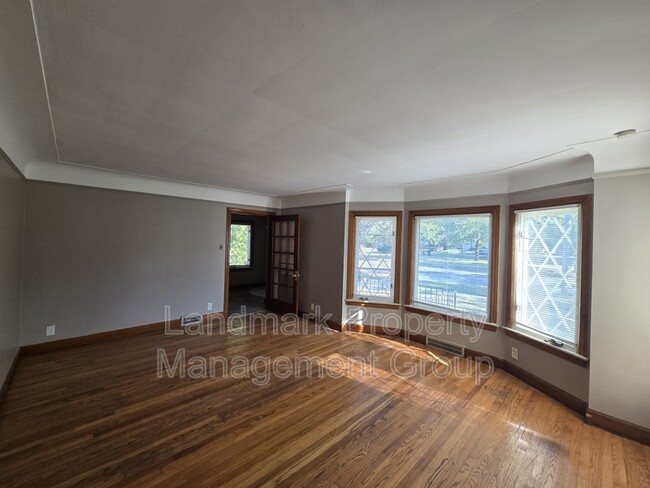 Photo - 9657 Outer Dr E