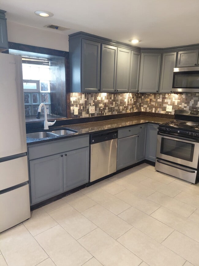 Photo - 3713 W Shakespeare Ave Unit Lower level