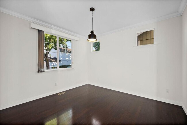 Photo - Modern 4-Bedroom Home with 5-Piece Primary...