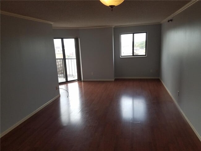 Photo - 78 10th St E Unit 1904