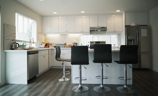 Photo - 5222 Brooklyn Ave NE Unit 3