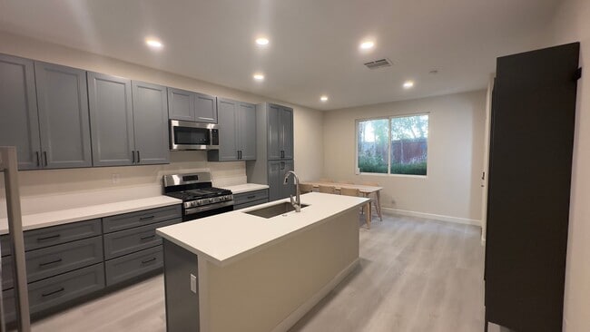 39391 Tiburon Dr Unit 5