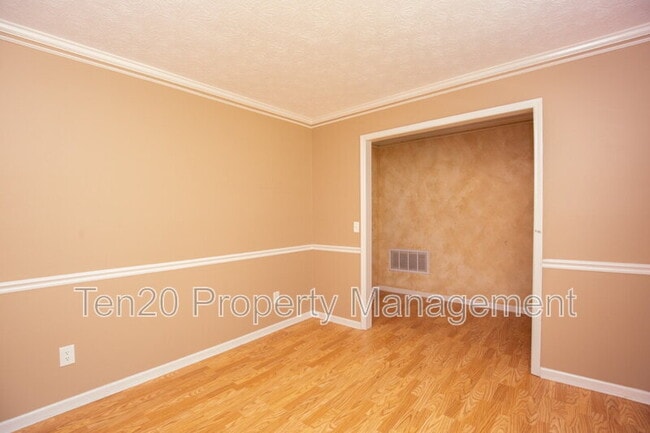 Photo - 1430 Lokey Dr