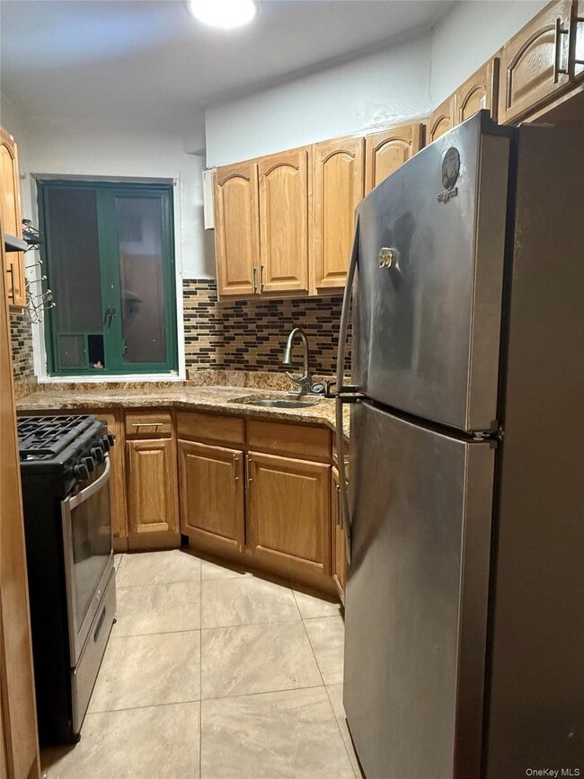 Building Photo - 2240 E Tremont Ave Unit 4B