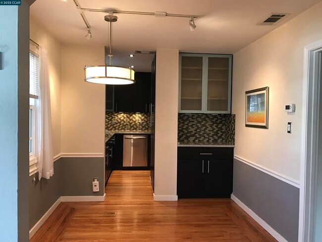 Building Photo - 2940 Mt Diablo St Rental