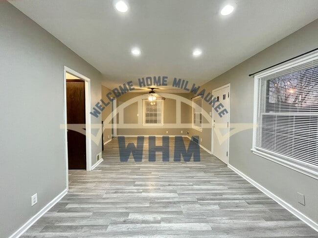 Photo - 5748 N 40th St