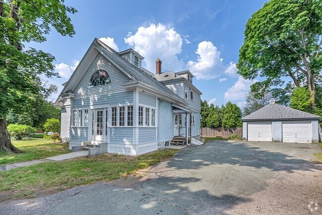 Building Photo - 726 Highland Ave Rental