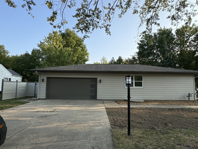 Photo - 1848 Garden St