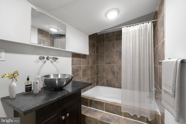 Photo - 1329-39 Lombard St Apartment Unit 308