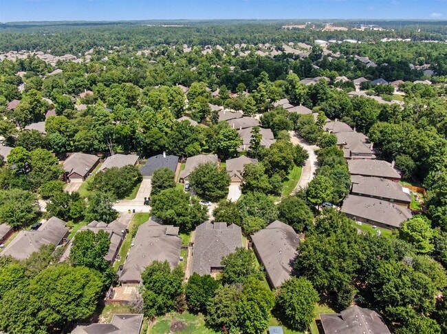 Building Photo - 1912 Hill Manor Dr