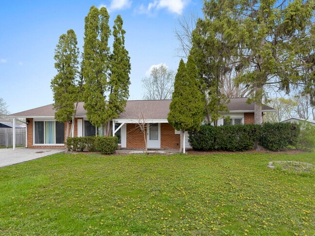 Building Photo - 595 Aberdeen St